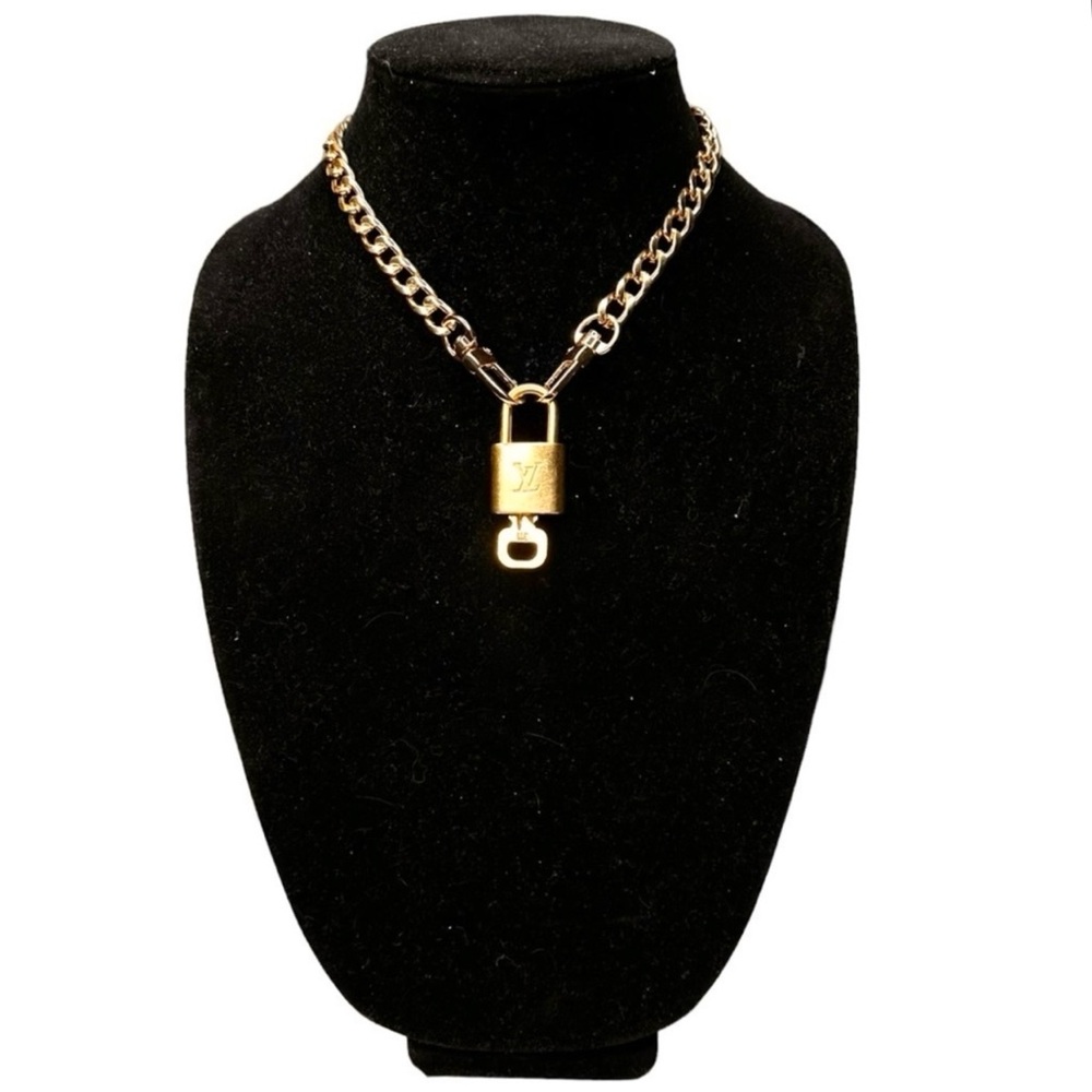 Authentic Louis Vuitton #317 Lock & Key Set on a 18K Gold Plated Chain Necklace - Picture 2 of 6